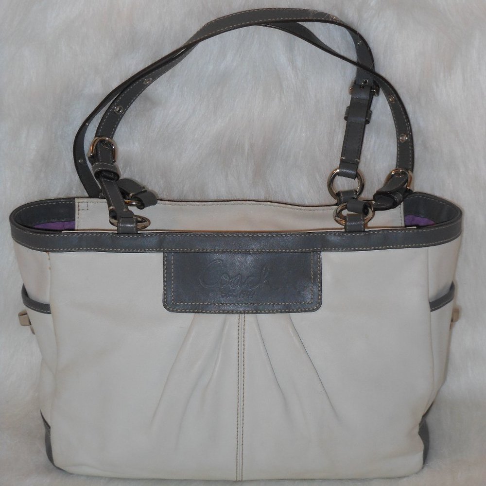COACH IVORY AND GRAY CLASS SHOULDER BAG
